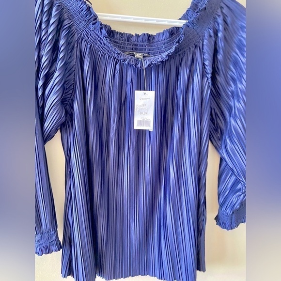 𝅺banana REPUBLIC Pleated Off Shoulder Blouse | Blue | Small NWT - Picture 7 of 9